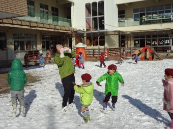 雪合戦開始！