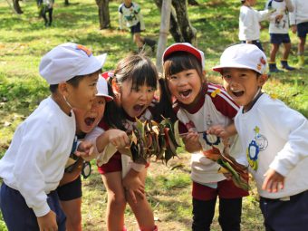 落ち葉のバーベキュー、いただきま～す！