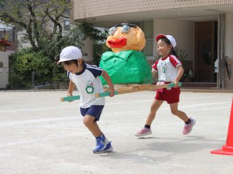 先生（※製作途中ですが）を運ぶ障害走