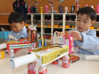 神社にいるネコを制作中！