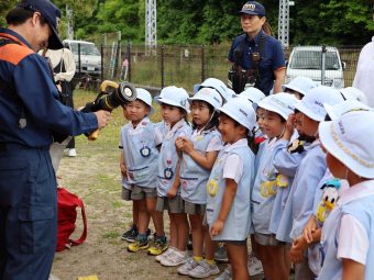 消防士さんから詳しく説明を受けます