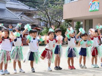 こちらは３歳児さんのお遊戯