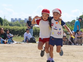 年長はおなじみ「ニ人三脚」です！