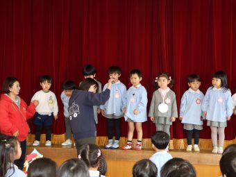 在園児から卒園児にメッセージ…