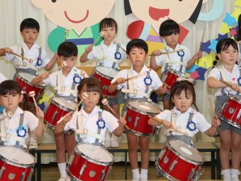 年長さんの鼓隊、キリっとしてますね！