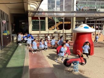 上靴のまま素早く逃げてますね！えらい！